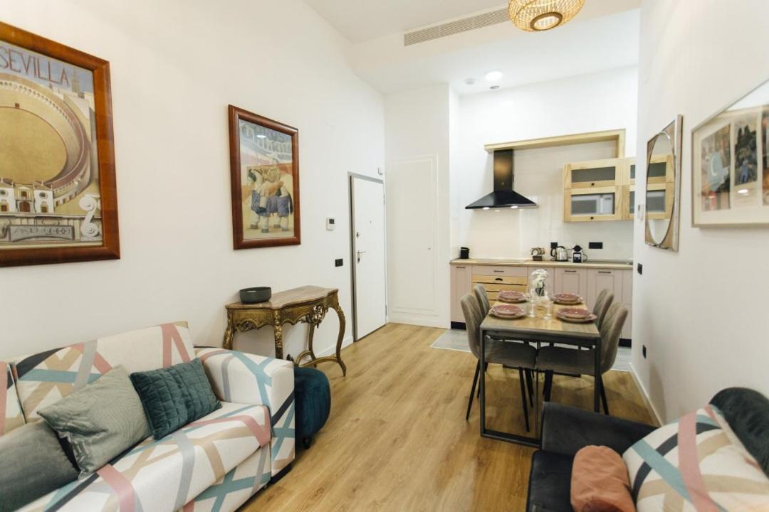 Modern With Seasonal Swimming Pool- 1Bd 1Bth- Goyeneta Apartment Sevilla Bagian luar foto
