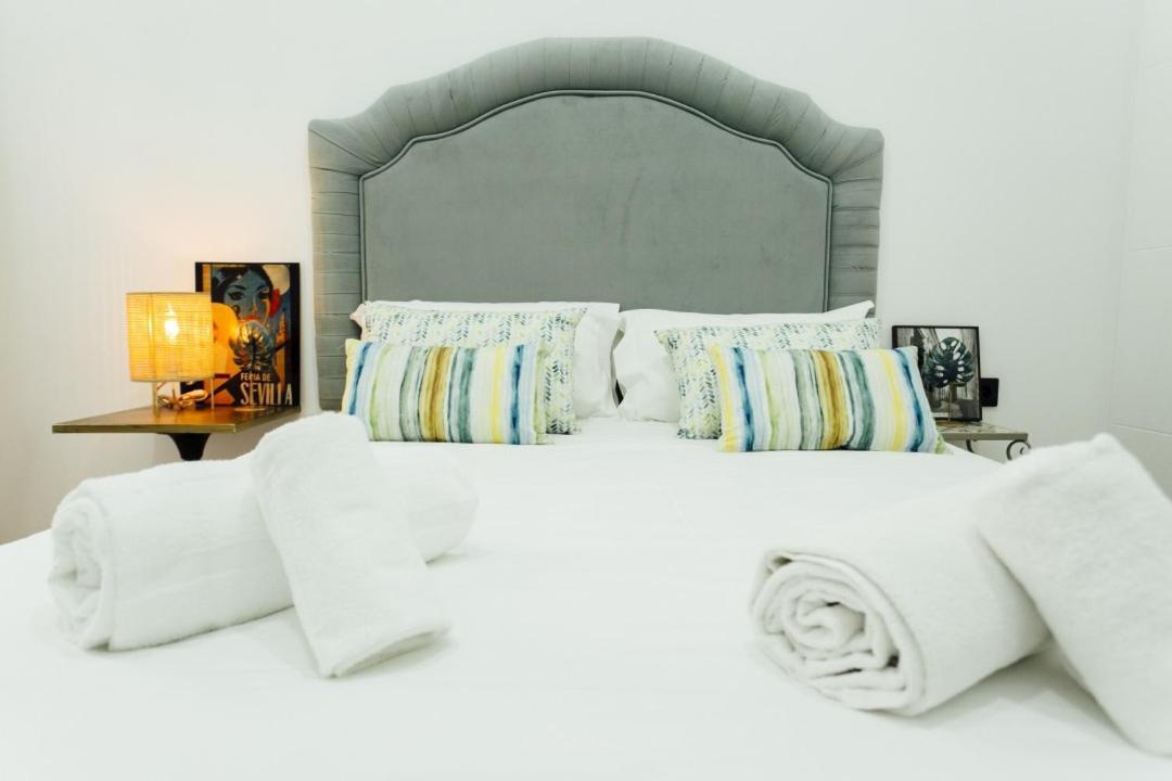Modern With Seasonal Swimming Pool- 1Bd 1Bth- Goyeneta Apartment Sevilla Bagian luar foto