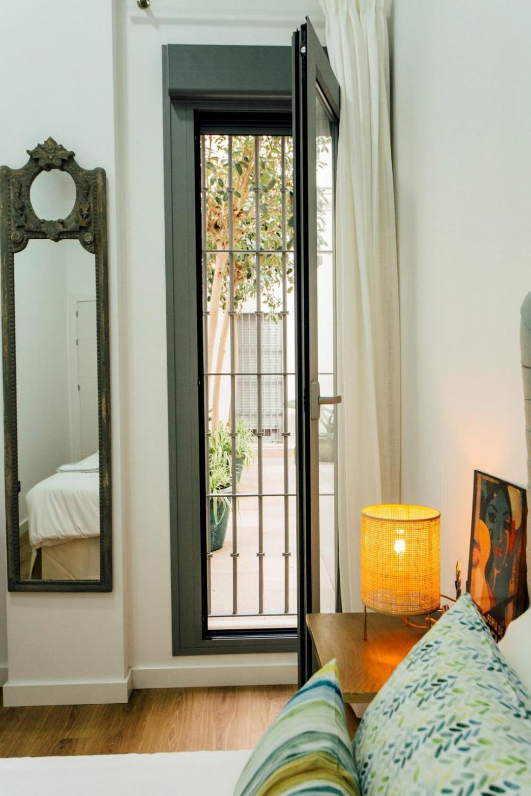 Modern With Seasonal Swimming Pool- 1Bd 1Bth- Goyeneta Apartment Sevilla Bagian luar foto