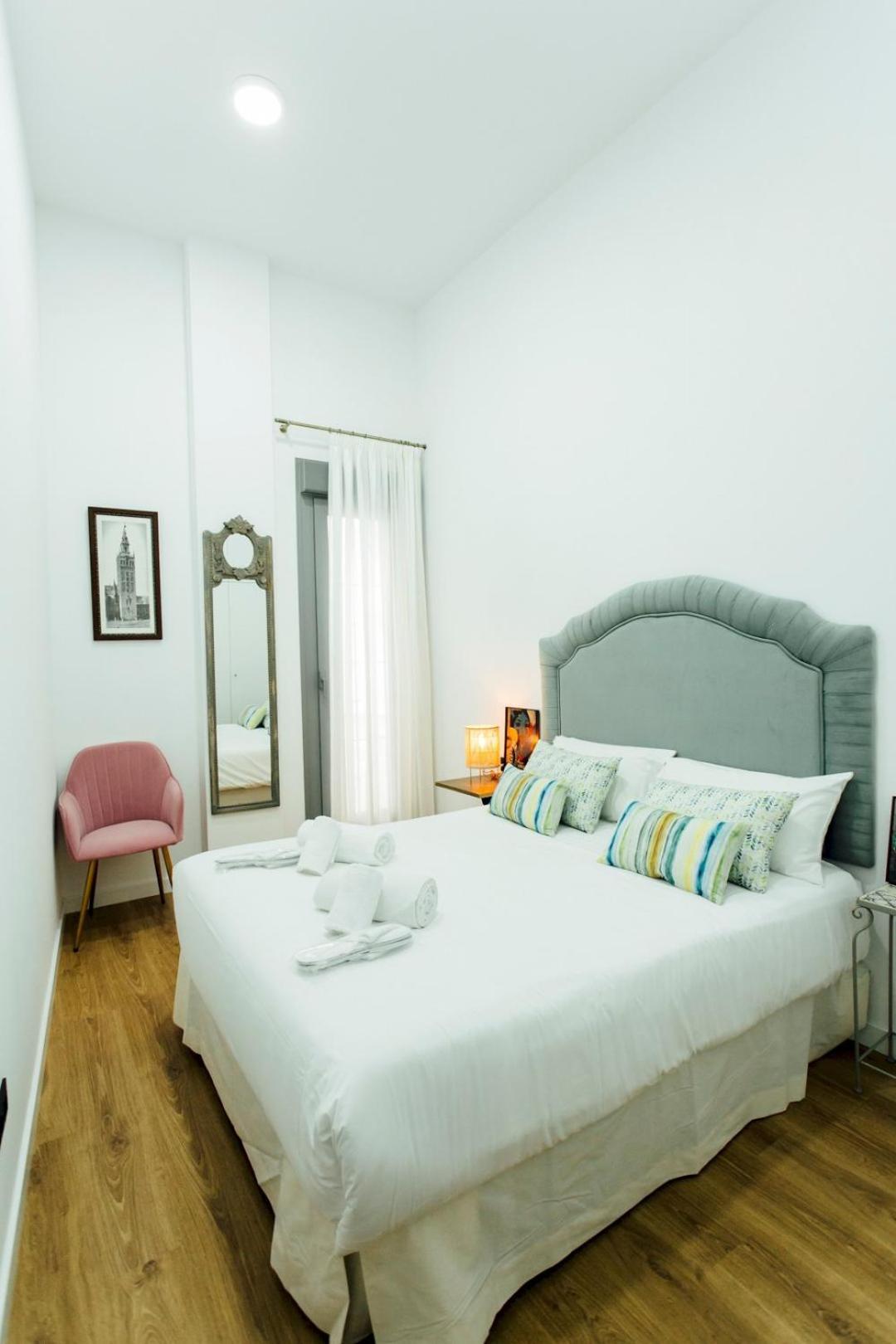 Modern With Seasonal Swimming Pool- 1Bd 1Bth- Goyeneta Apartment Sevilla Bagian luar foto