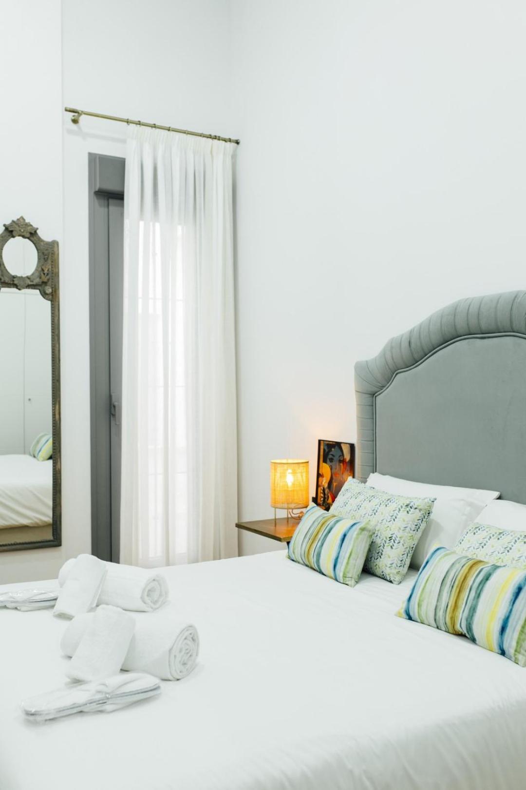 Modern With Seasonal Swimming Pool- 1Bd 1Bth- Goyeneta Apartment Sevilla Bagian luar foto