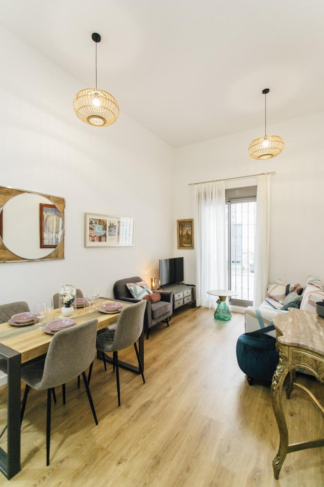 Modern With Seasonal Swimming Pool- 1Bd 1Bth- Goyeneta Apartment Sevilla Bagian luar foto