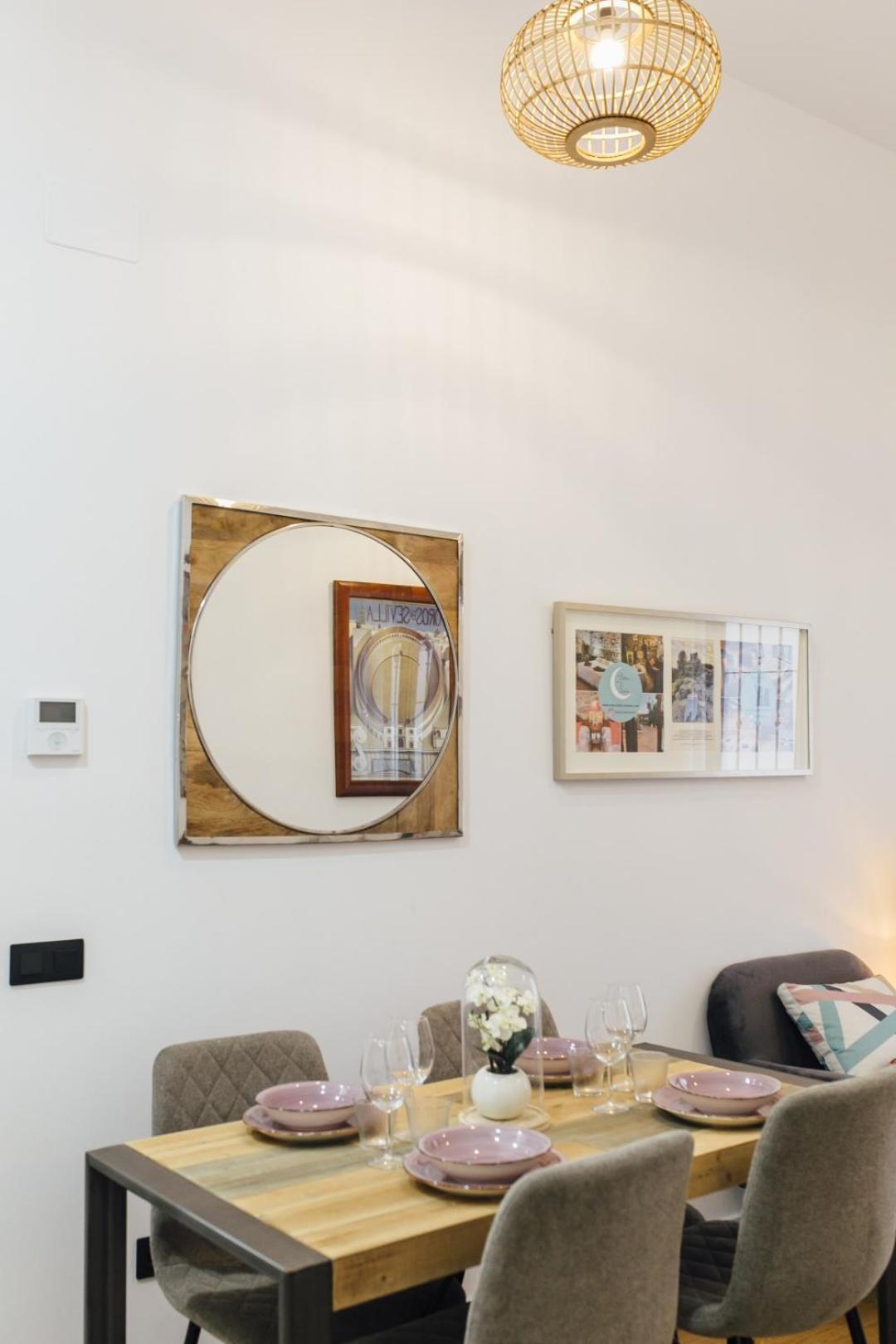 Modern With Seasonal Swimming Pool- 1Bd 1Bth- Goyeneta Apartment Sevilla Bagian luar foto